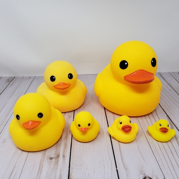 Jumbo Large Medium Small Yellow Rubber Ducks Toys Squeak - Picture 15 of 15